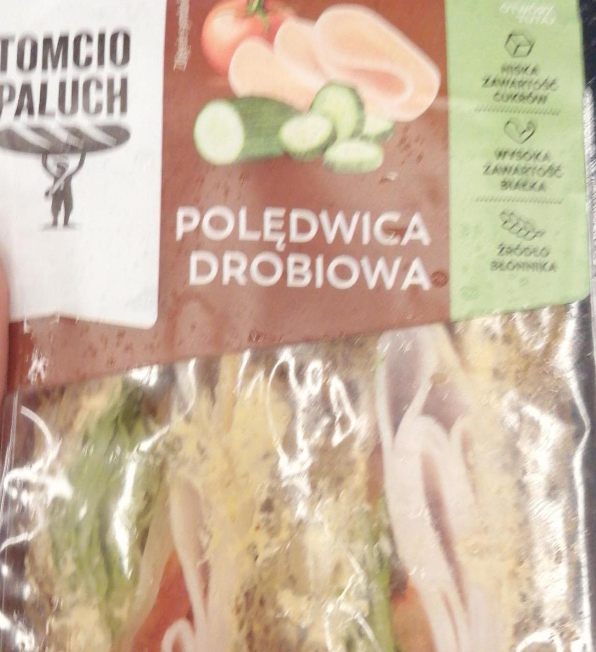 Zdjęcia - Kanapka z polędwicą drobiową, dressingiem i warzywami Tomcio paluch