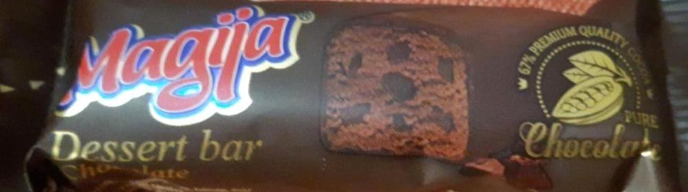 Zdjęcia - Batonik z masy twarogowej o smaku kakaowym z kawałkami czekolady w czekoladzie Magija