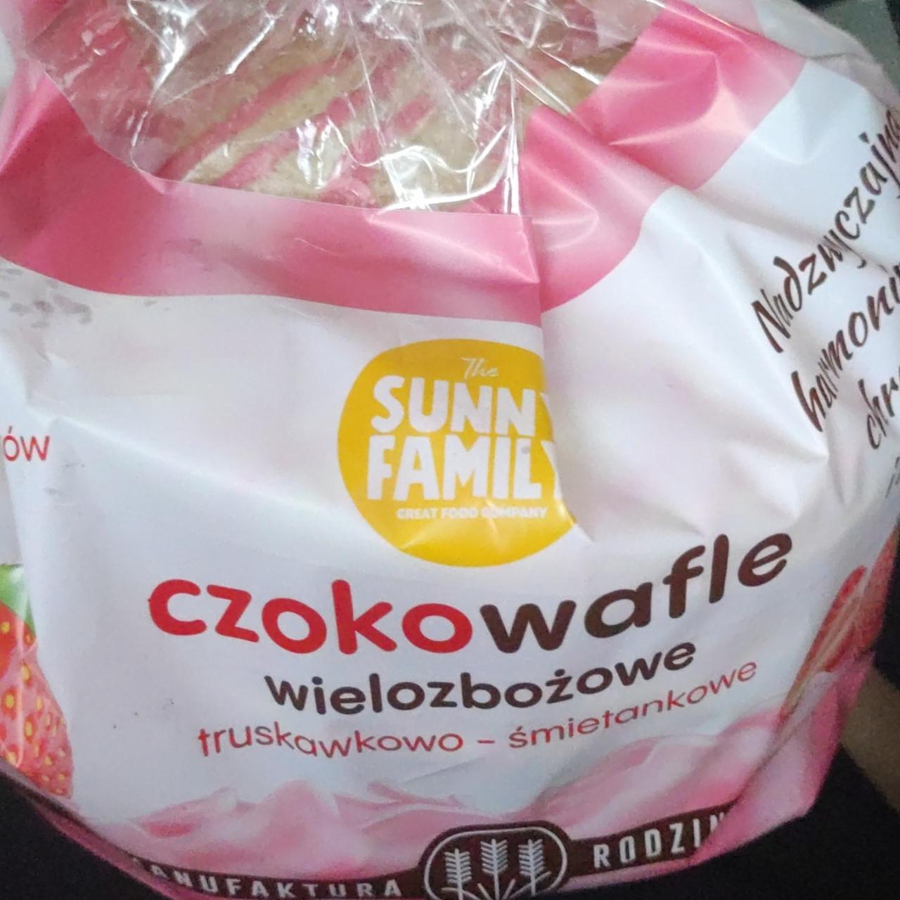 Zdjęcia - Sunny Family Czokowafle wielozbożowe truskawkowo-śmietankowe 140 g (12 sztuk)