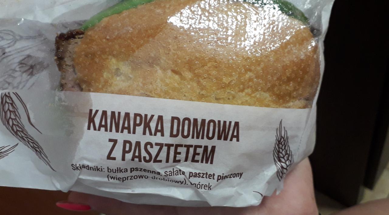 Zdjęcia - kanapka gotowa z pasztetem