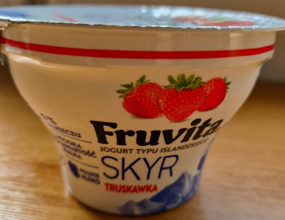 Zdjęcia - Jogurt typu islandzkiego skyr truskawka Fruvita