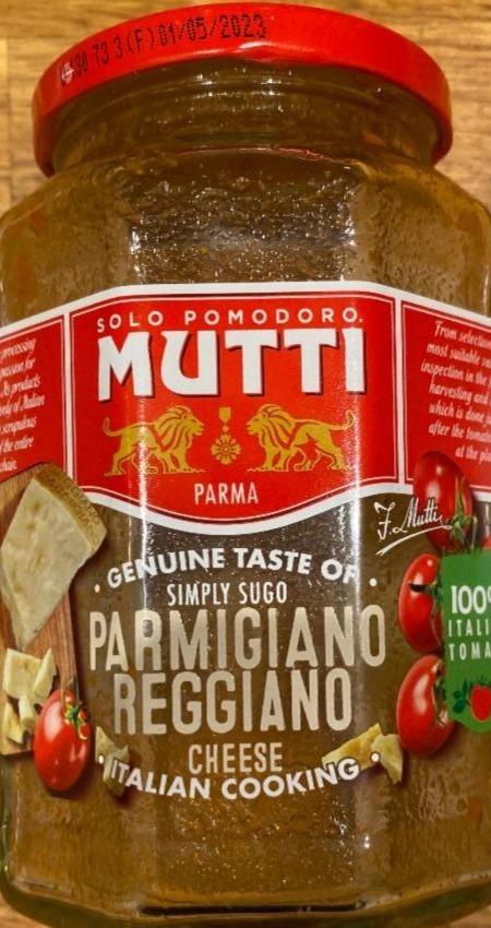 Zdjęcia - Mutti Sos pomidorowy i ser Parmigiano Reggiano 400 g