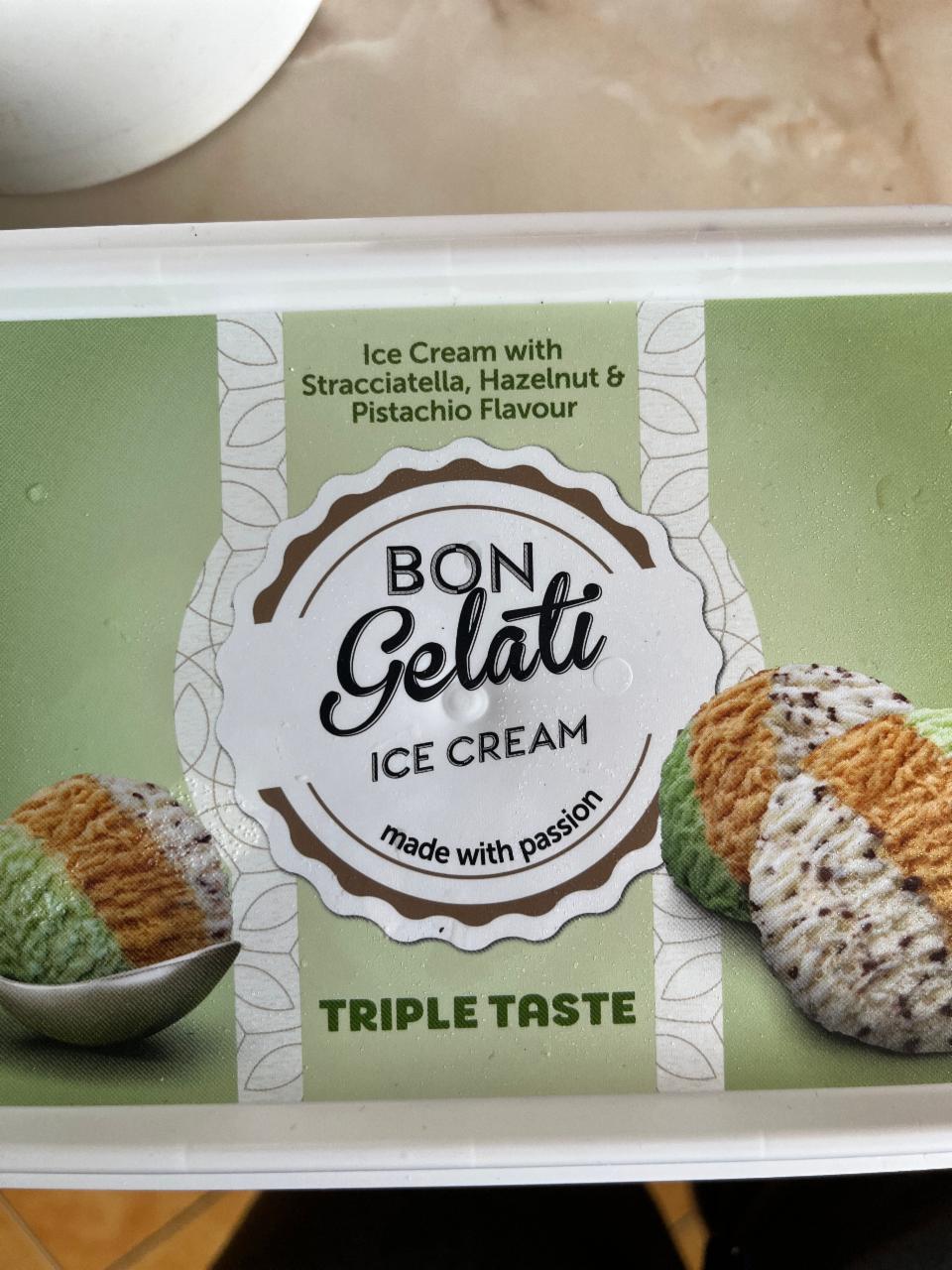 Zdjęcia - Triple Taste Ice cream with Stracciatella, Hazelnut & Pistachio Bon Gelati