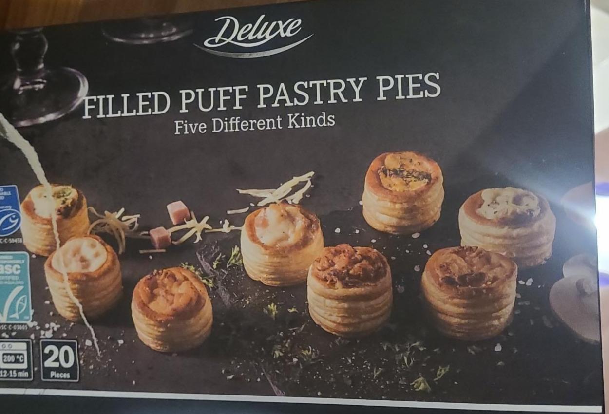 Zdjęcia - filled puff pastry pies Deluxe