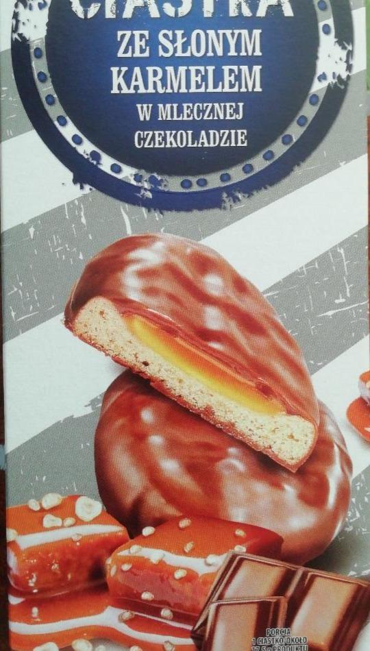 Zdjęcia - ciasteczka ze słonym karmelem w mlecznej czekoladzie Biedronka