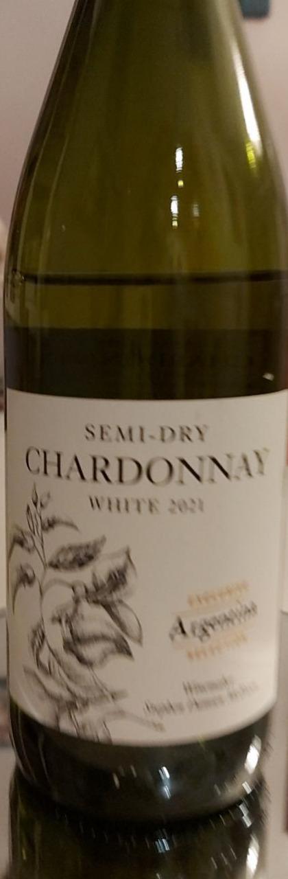 Zdjęcia - Semi dry chardonnay white 2021