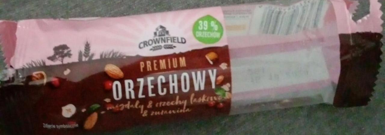 Zdjęcia - Baton premium orzechowy z żurawiną Crownfield