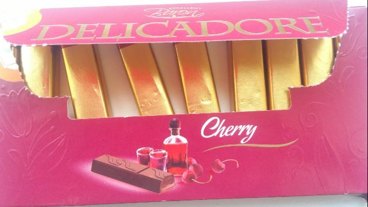 Zdjęcia - Baron Delicadore Batoniki z czekolady z nadzieniami o smaku cherry 200 g