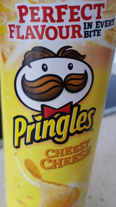 Zdjęcia - Pringles Cheesy Cheese Chrupki 165 g