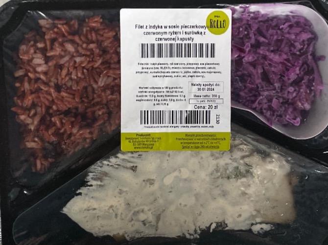 Zdjęcia - Filet z indyka w sosie pieczarkowym, czerwonym ryżem i surówką z czerwonej kapusty Mr Rollo