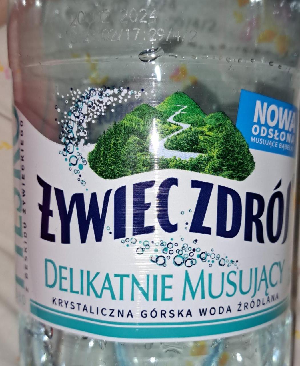 Zdjęcia - woda delikatnie musującą 1,5L Żywiec Zdrój