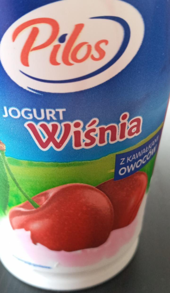 Zdjęcia - Jogurt wiśnia z kawałkami owoców Pilos