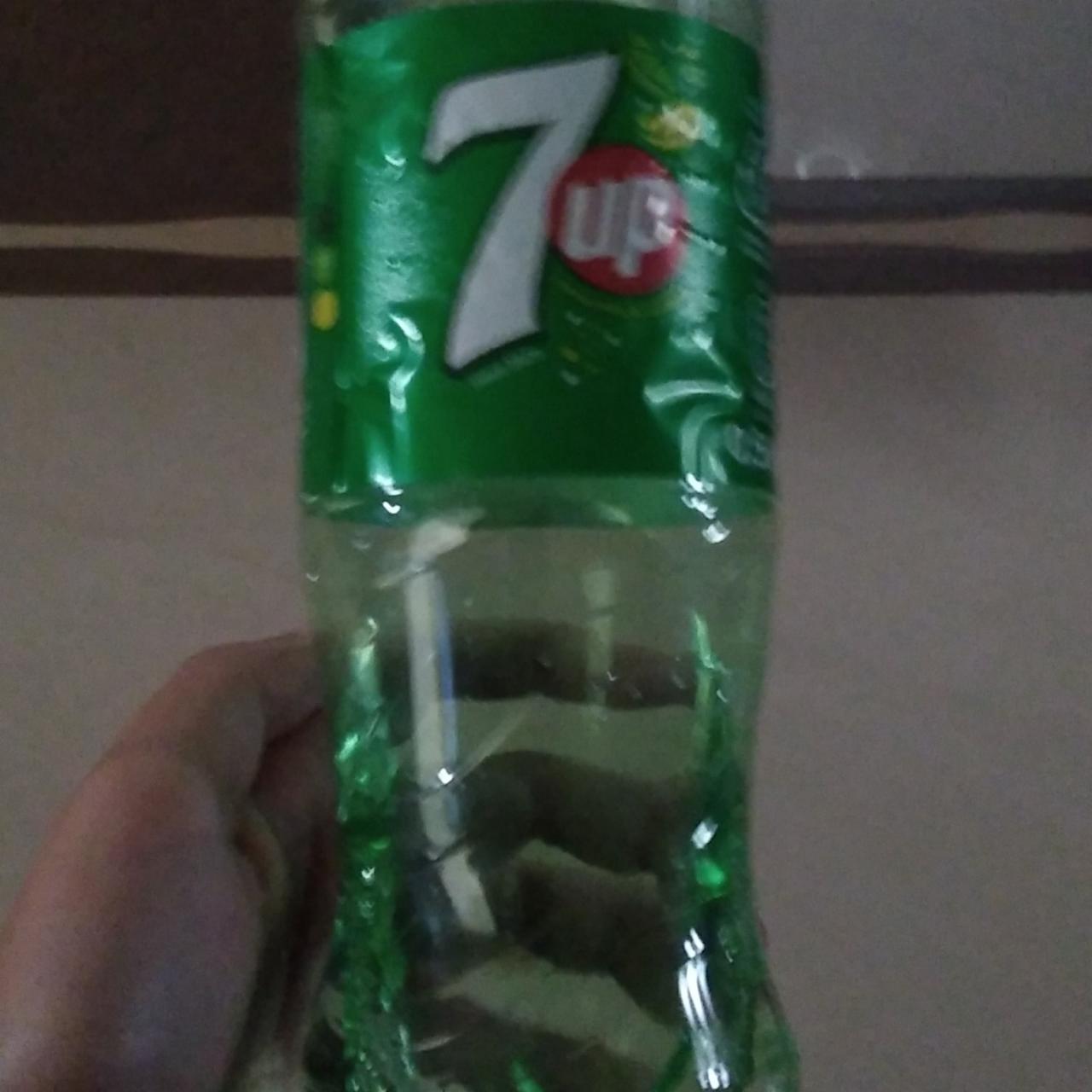 Zdjęcia - 7UP Napój gazowany 0,5 l