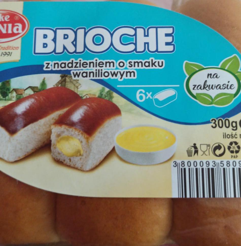 Zdjęcia - Brioche z nadzeniem o smaku waniliowym