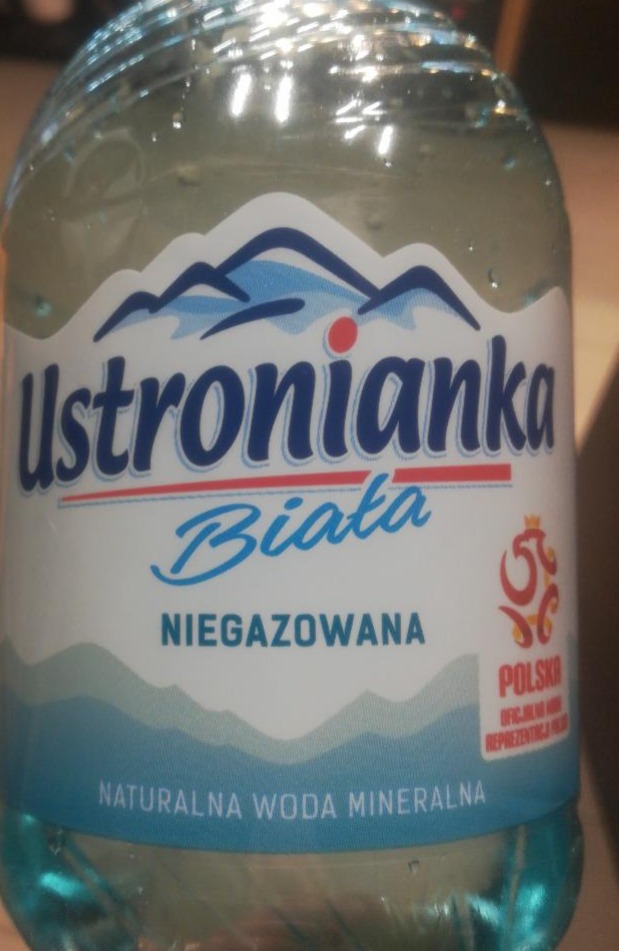 Zdjęcia - Ustronianka Biała Naturalna woda mineralna gazowana 1,5 l