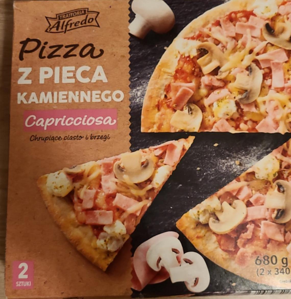 Zdjęcia - Pizza z pieca kamiennego capriciossa Trattoria Alfredo