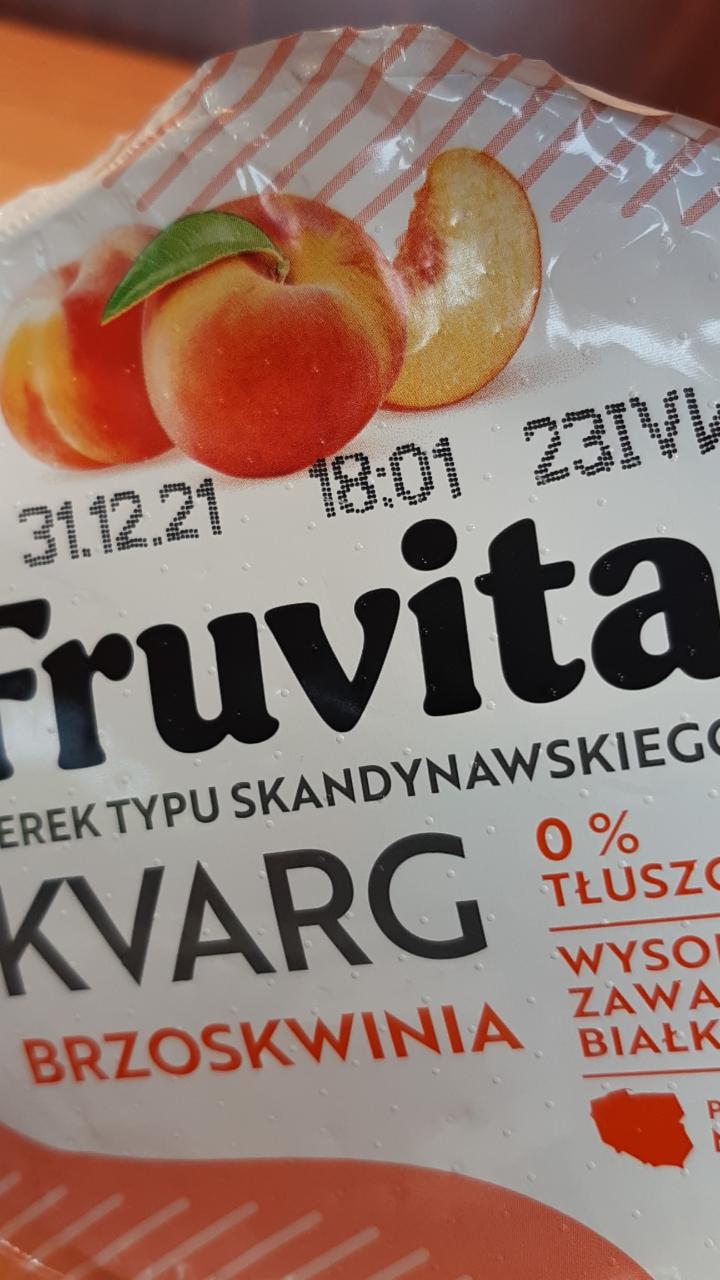 Zdjęcia - serek typu skandynawskiego kvarg brzoskwinia Fruvita