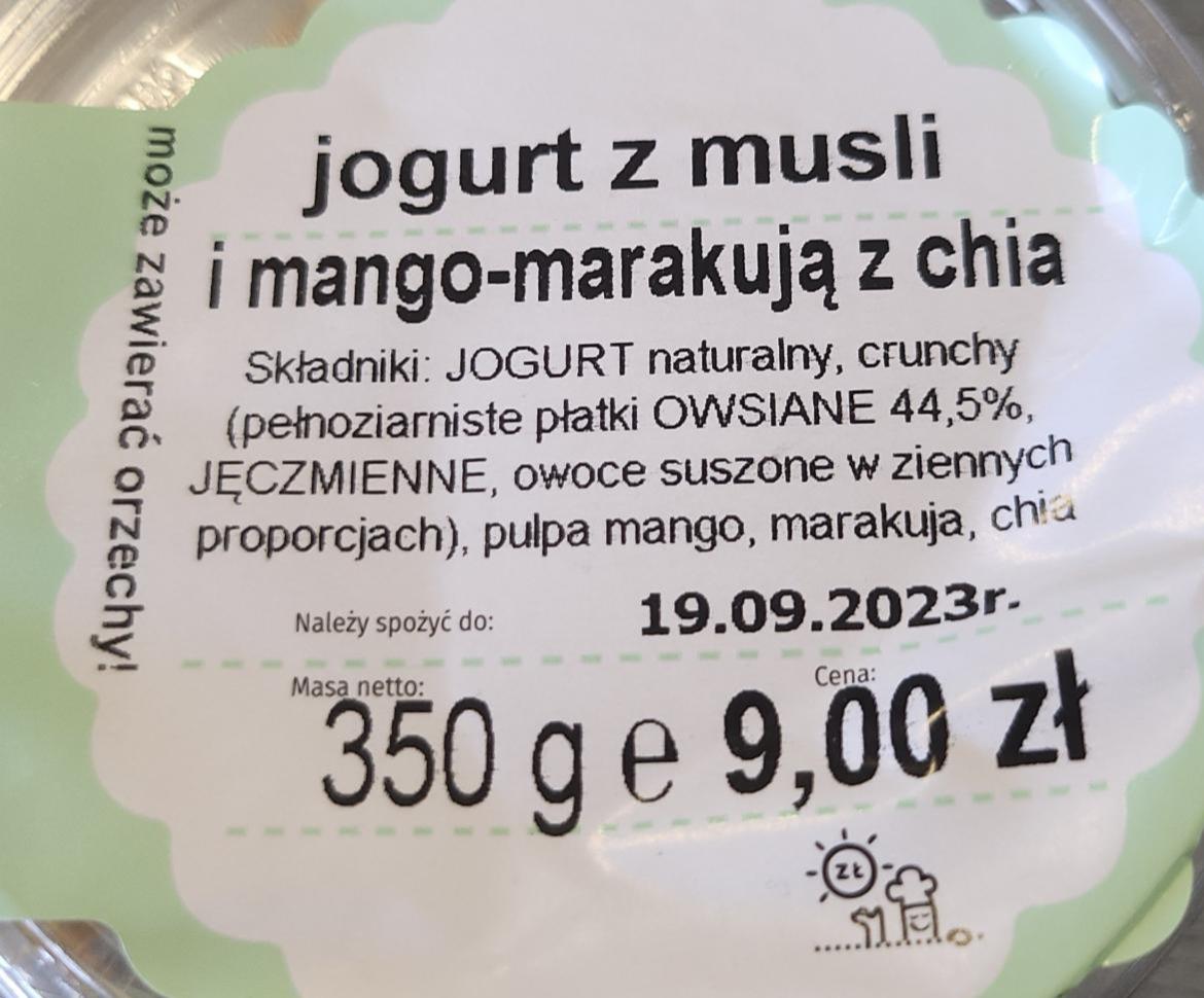 Zdjęcia - jogurt z musli mango marakuja ślimak