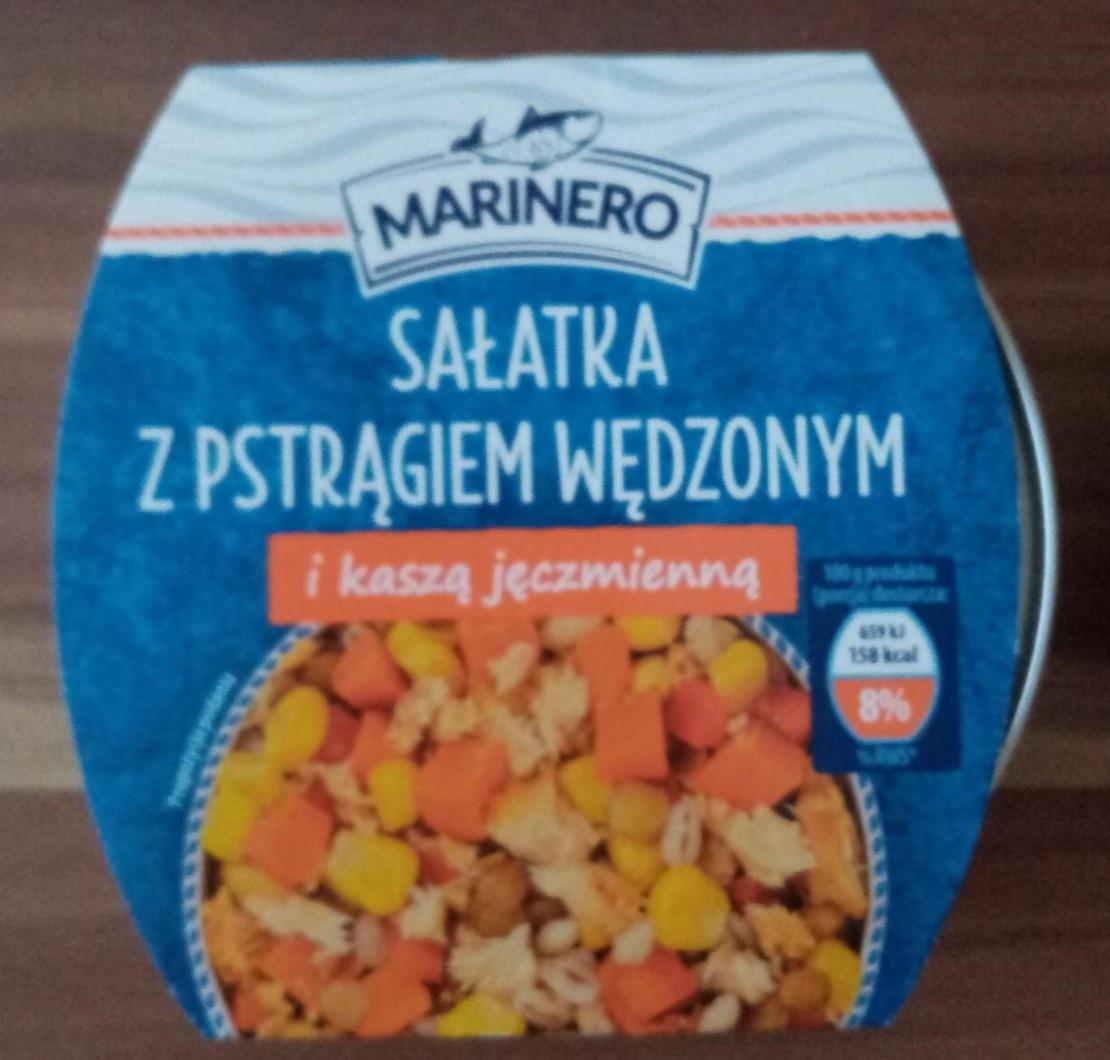 Zdjęcia - Sałatka z pstrągiem wędzonym i kaszą jęczmienną Marinero