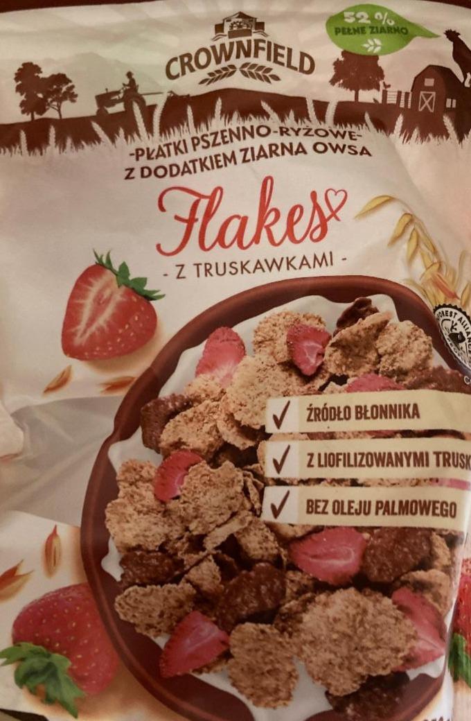 Zdjęcia - płatki pszenno ryżowe z dodatkiem ziarna owsa Flakes z truskawkami Crownfield