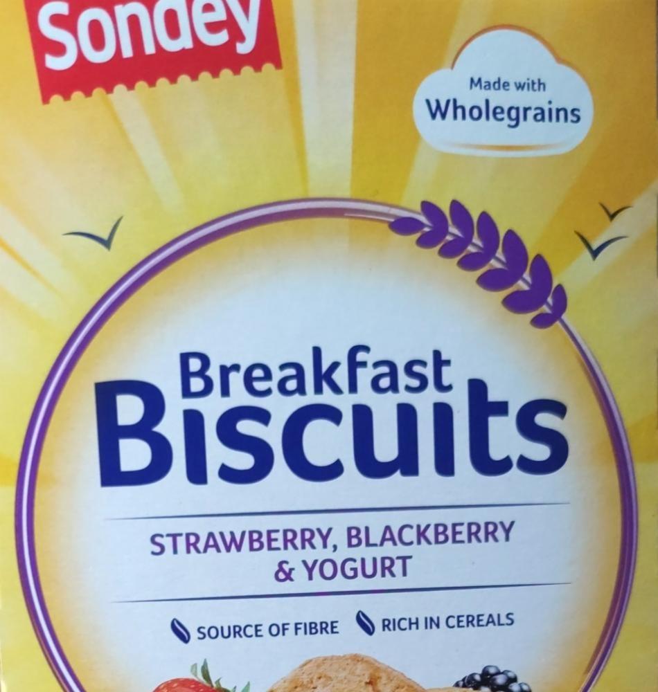 Zdjęcia - breakfast biscuits strawberry blackberry yogurt