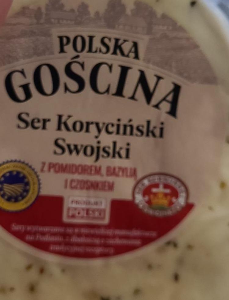 Zdjęcia - Ser Koryciński Swojski z pomidorem, bazylią i czosnkiem Polska Gościna