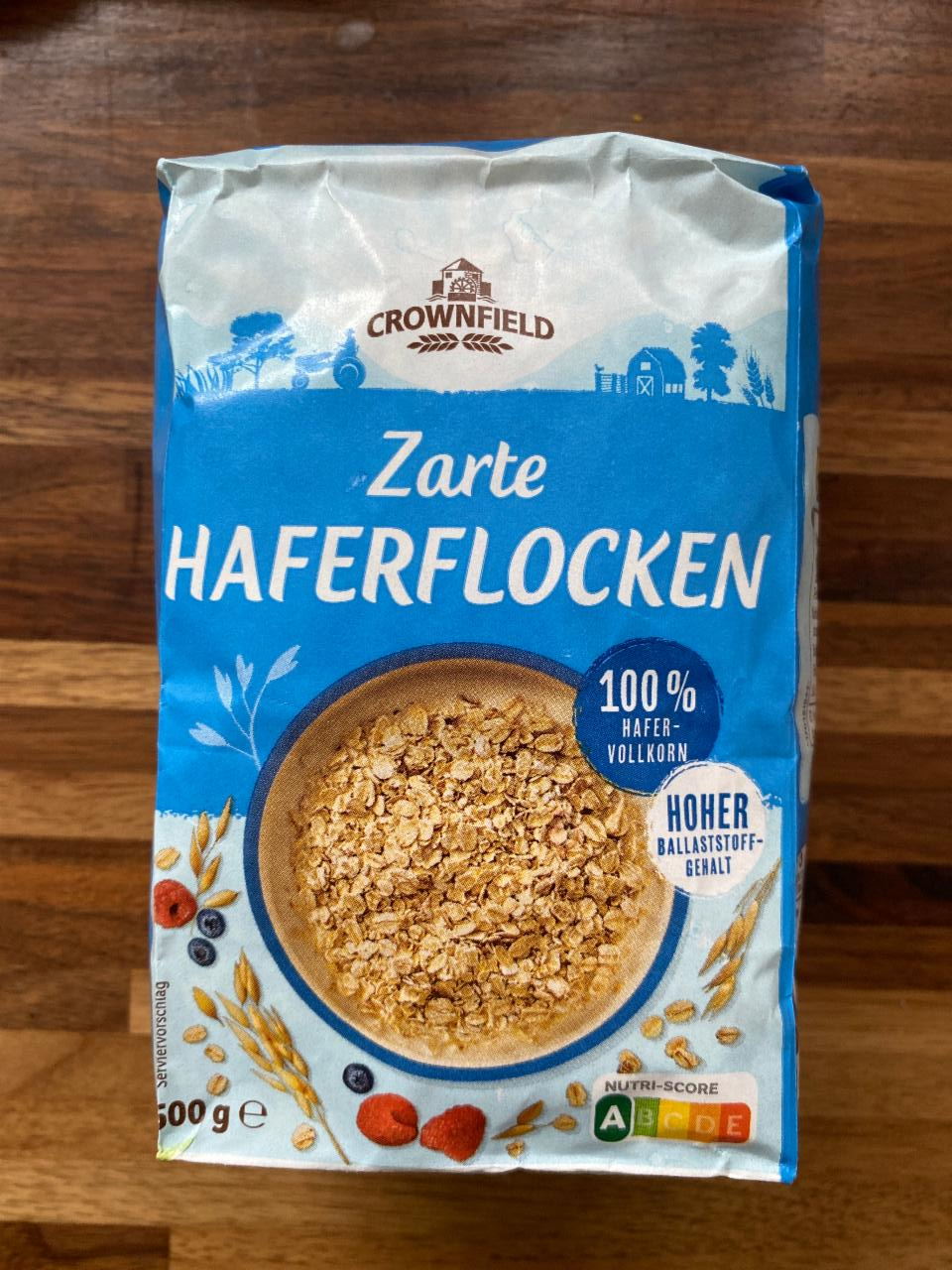 Zdjęcia - płatki owsiane błyskawiczne oat flakes fine whole grain Crownfield