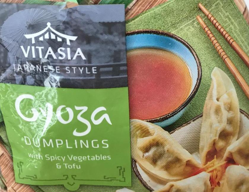 Zdjęcia - vitasia gyoza dumplings withs spicy vegetables & tofu