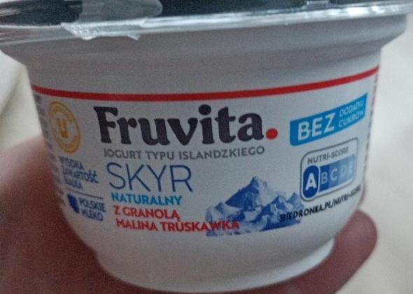 Zdjęcia - Skyr naturalny z granolą truskawkową Fruvita