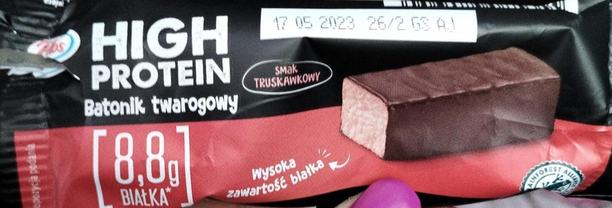 Zdjęcia - HIgh Protein Batonik Twarogowy w polewie kakaowej o smaku truskawkowym Pilos