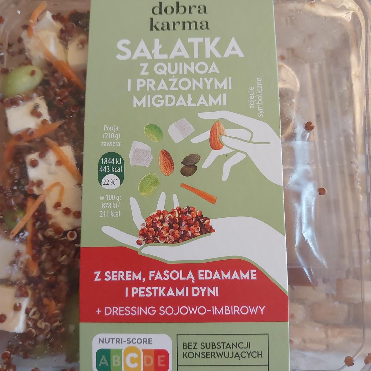 Zdjęcia - Sałatka z quinoa i prażonymi migdałami Dobra karma