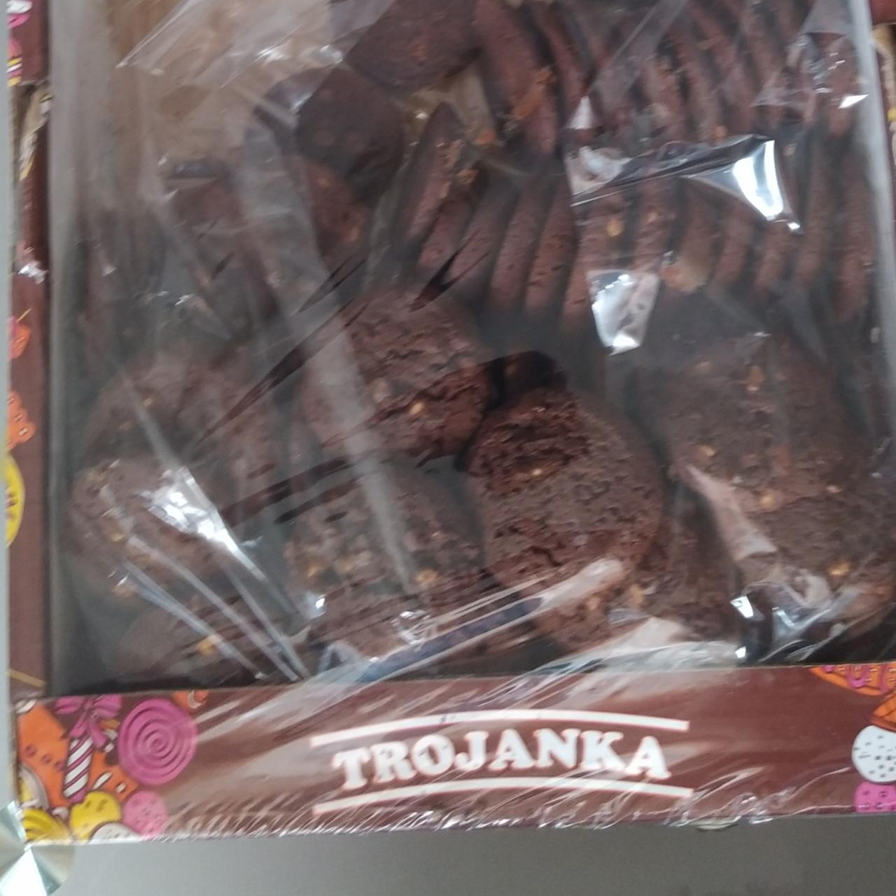 Zdjęcia - Ciasteczka czekoladowe z kawałkami czekolady Trojanka