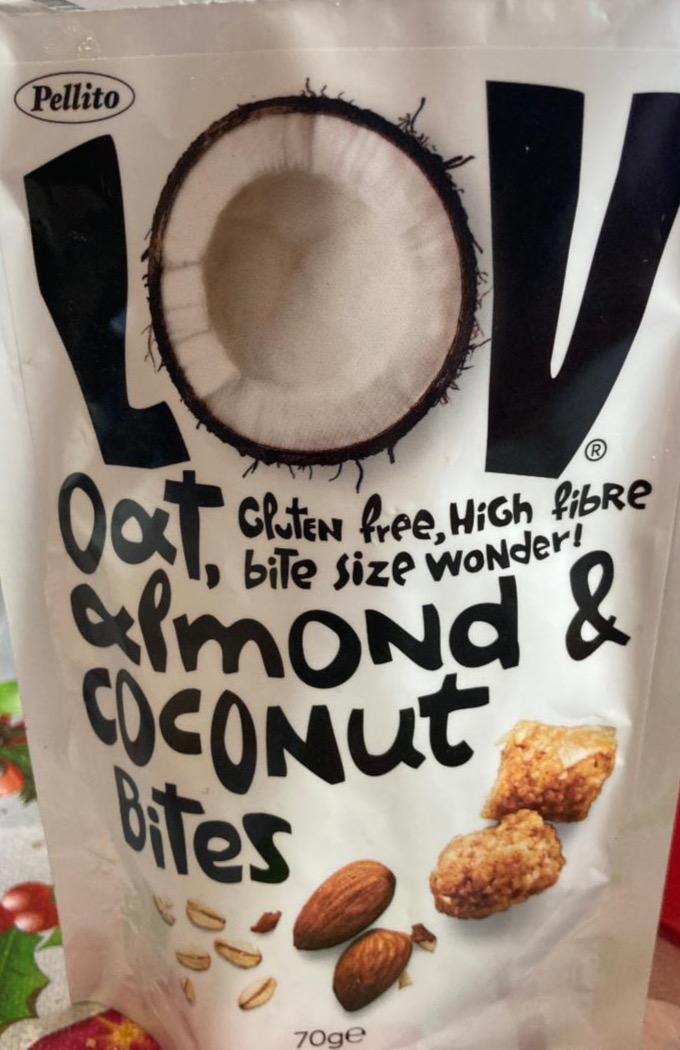 Zdjęcia - LOV oat almond & coconut bites Pellito