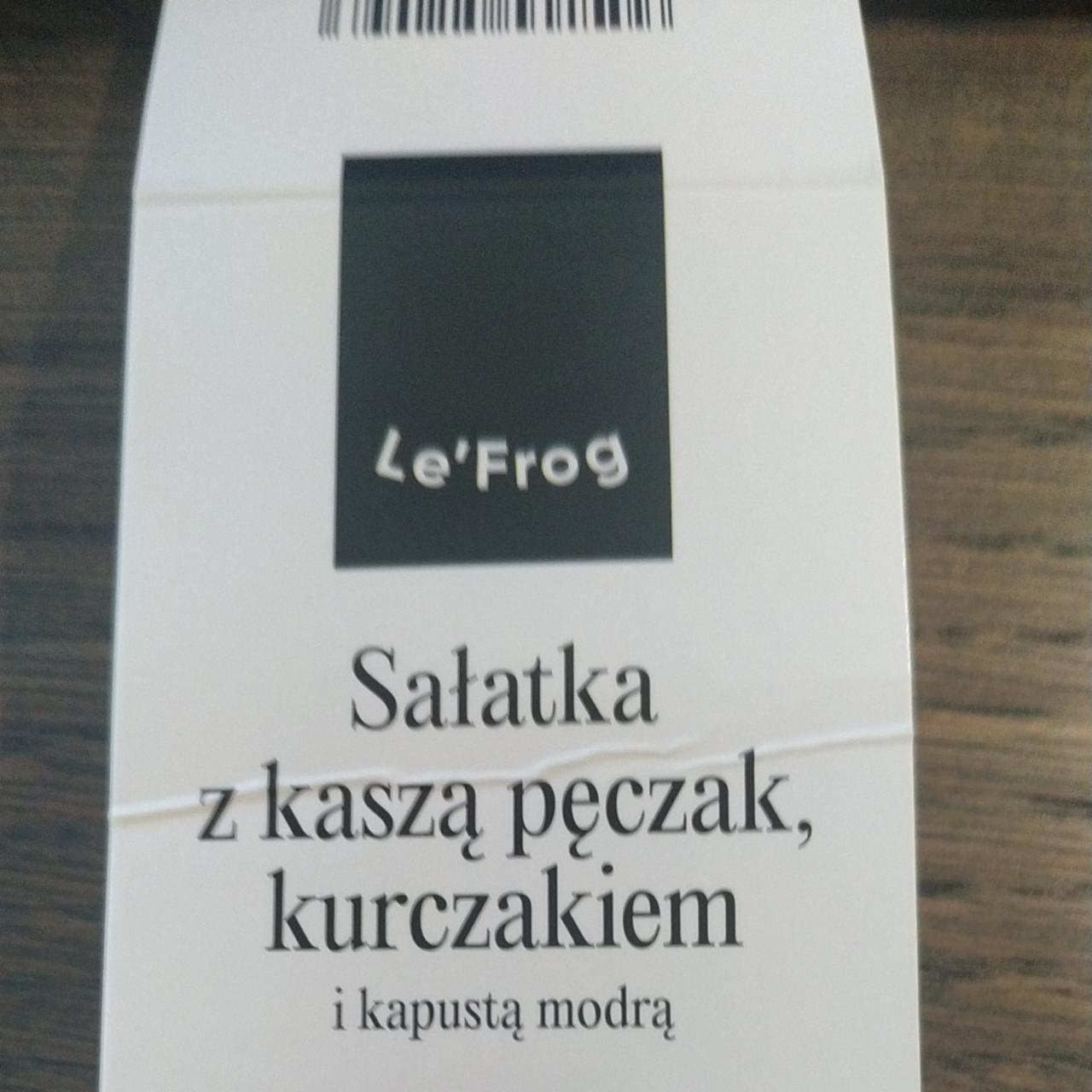 Zdjęcia - Sałatka z kaszą pęczak kurczakiem i kapustą modrą le'frog