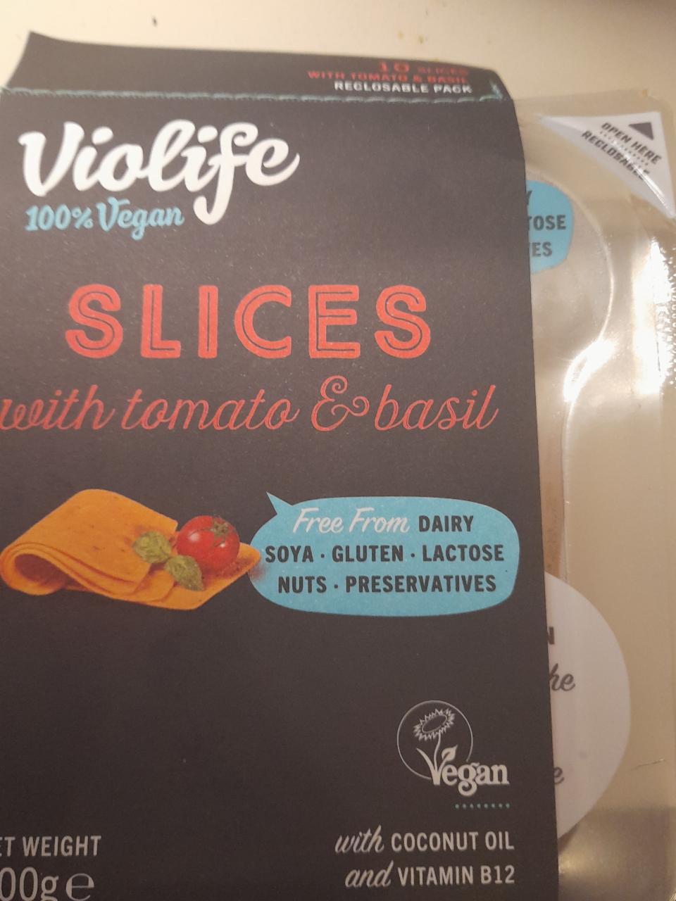 Zdjęcia - Slices with tomato & basil Violife
