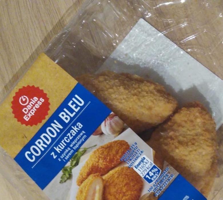 Zdjęcia - cordon bleu z kurczaka z szynką wieprzową i serem topionym Dania Express