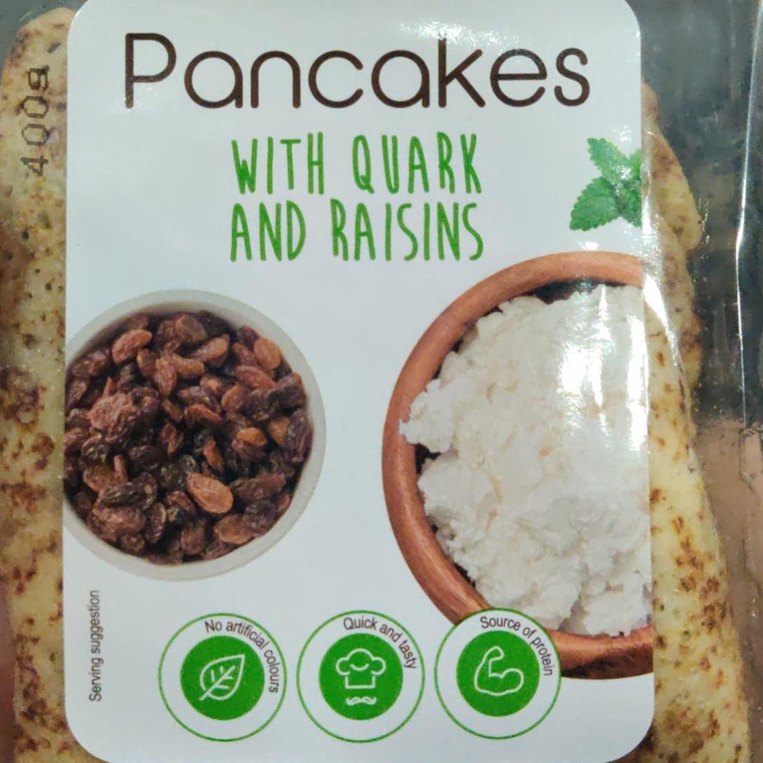 Zdjęcia - Pancakes with quark and raisins