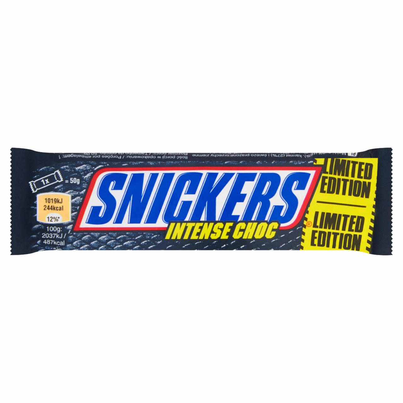 Zdjęcia - Snickers Intense Choc Baton z nadzieniem i orzeszkami ziemnymi w karmelu i ciemnej czekoladzie 50 g