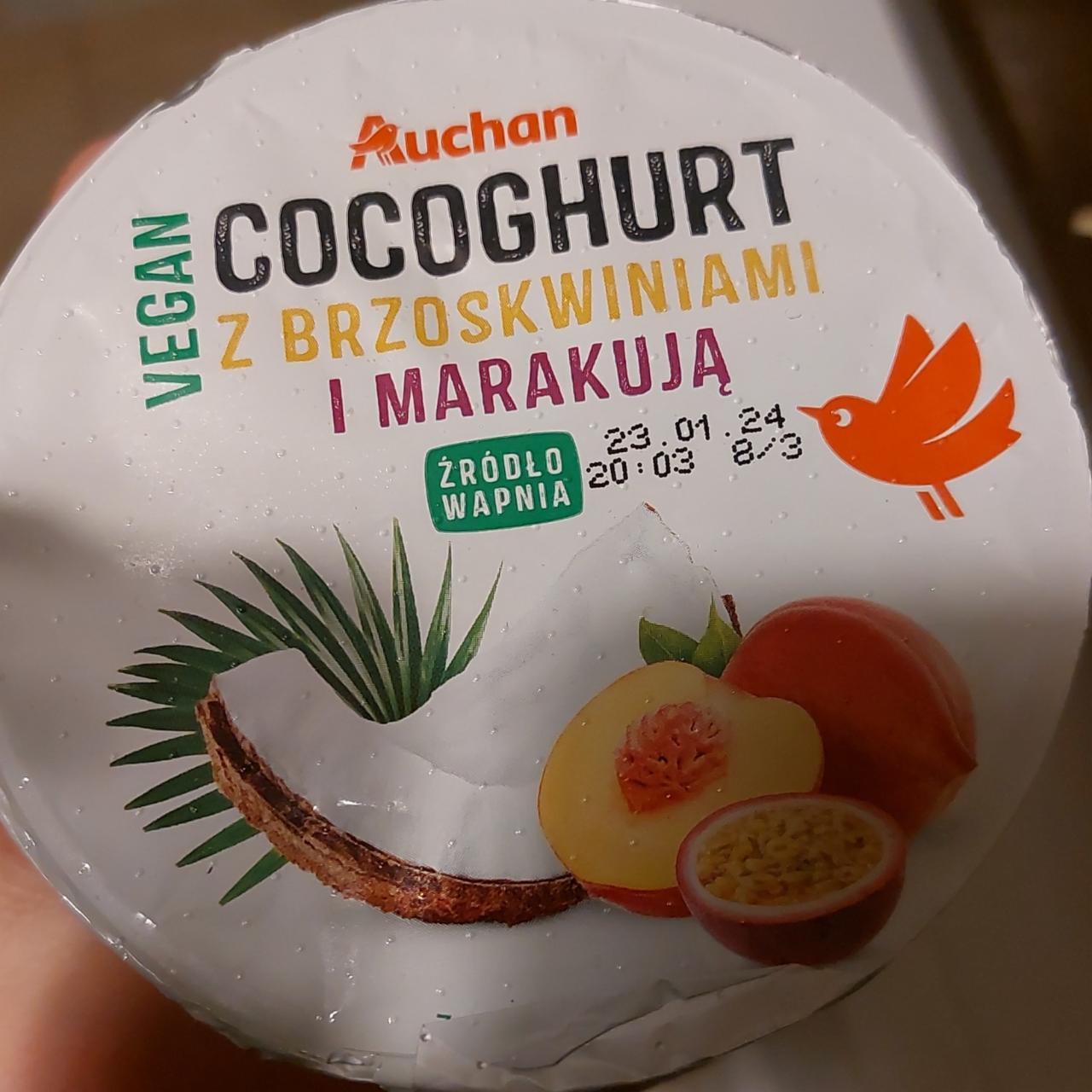 Zdjęcia - Cocoghurt z brzoskiwniami i marakują Auchan