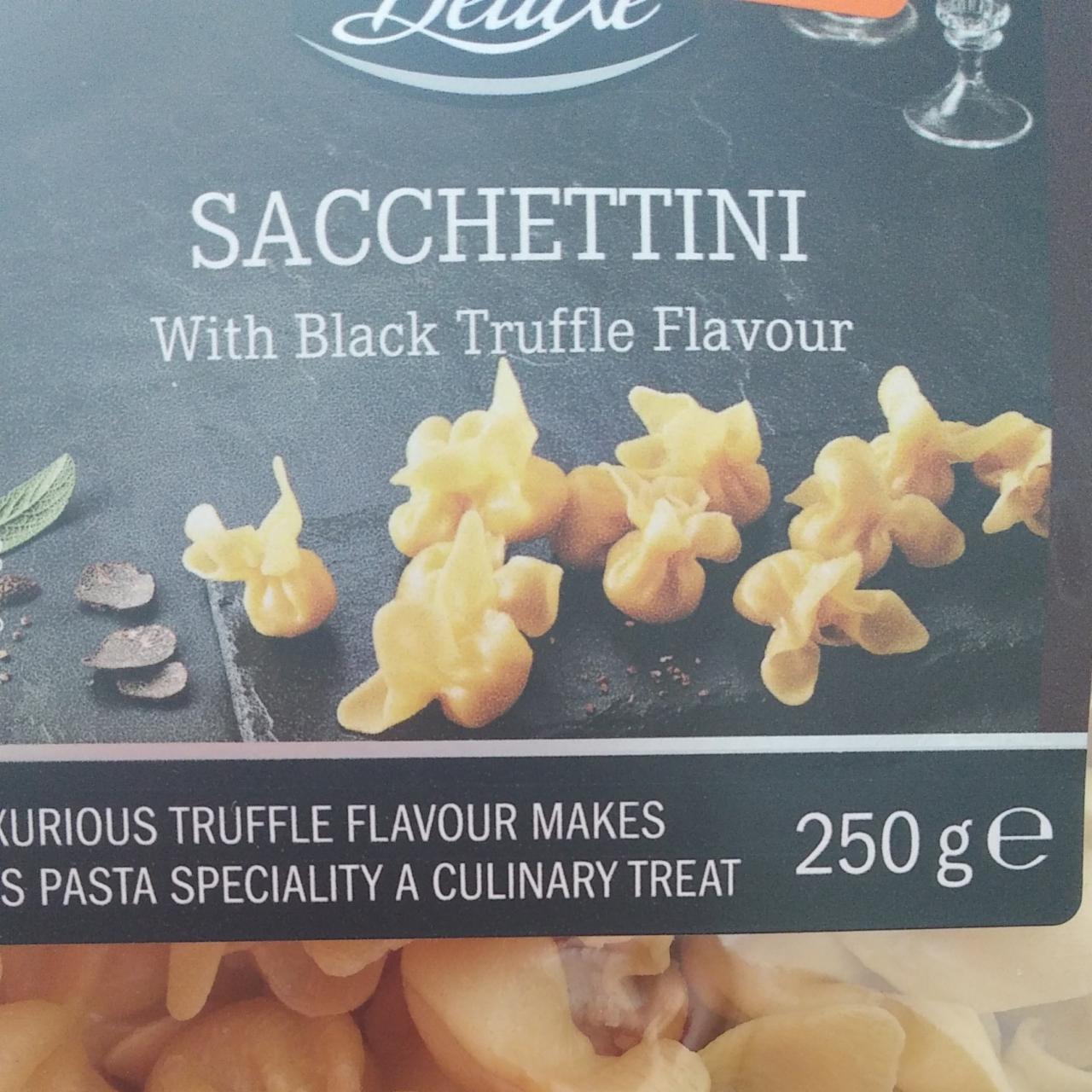 Zdjęcia - Sacchettini with black truffle flavour Deluxe