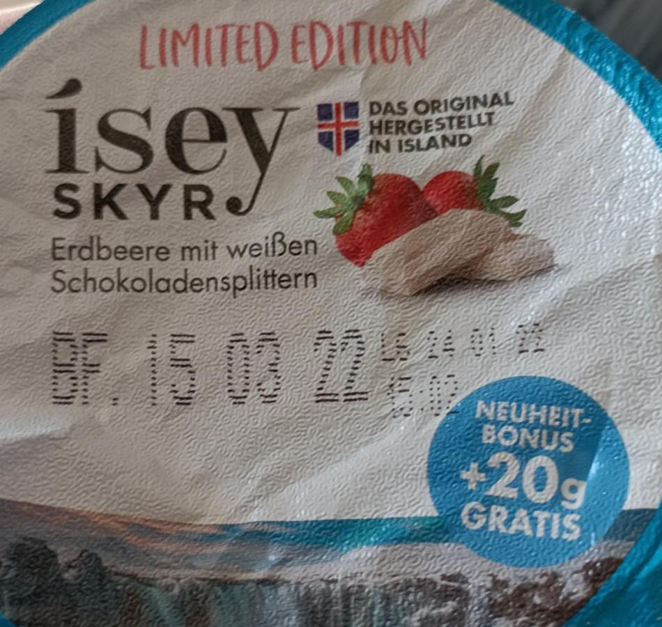 Zdjęcia - Isey skyr erdbeere mit weiben schokoladensplittern