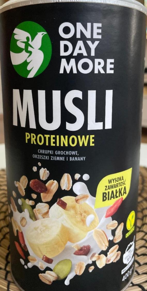 Zdjęcia - Musli proteinowe chrupki grochowe, orzeszki ziemne i banany OneDayMore