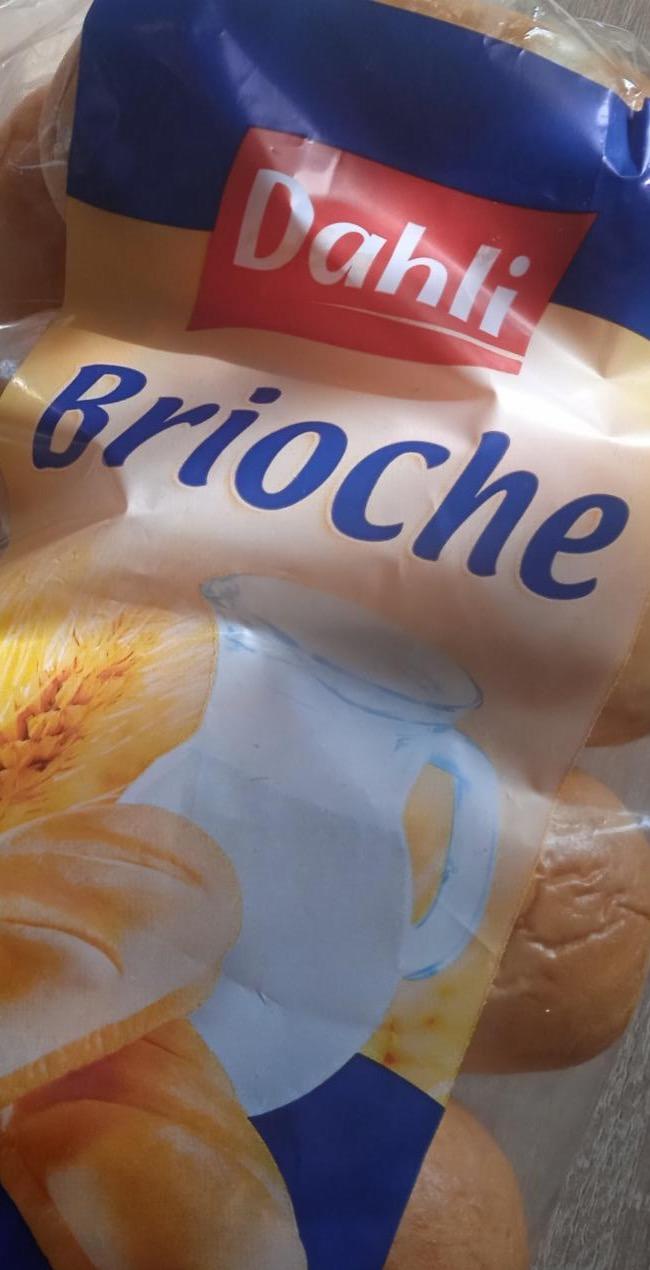 Zdjęcia - Brioche Dahli