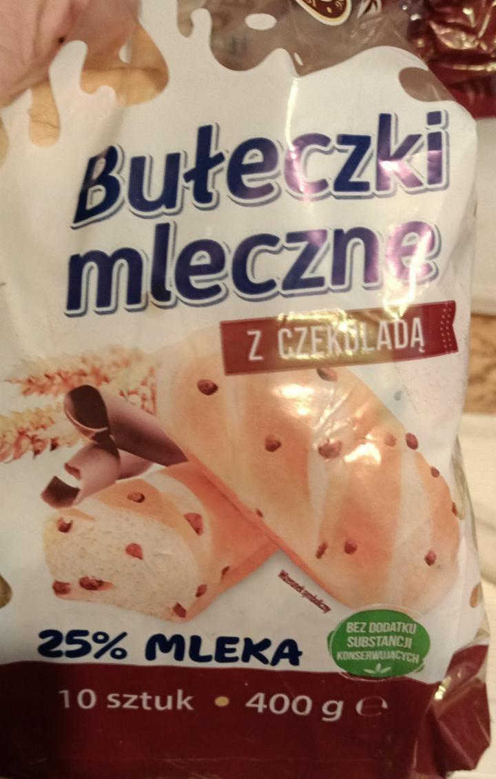 Zdjęcia - Bułeczki mleczne z czekoladą Dan Cake