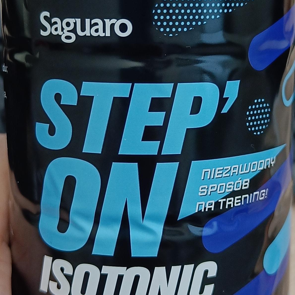Zdjęcia - Saguaro STEP ON - izotonik, smak wieloowocowy, 750 ml