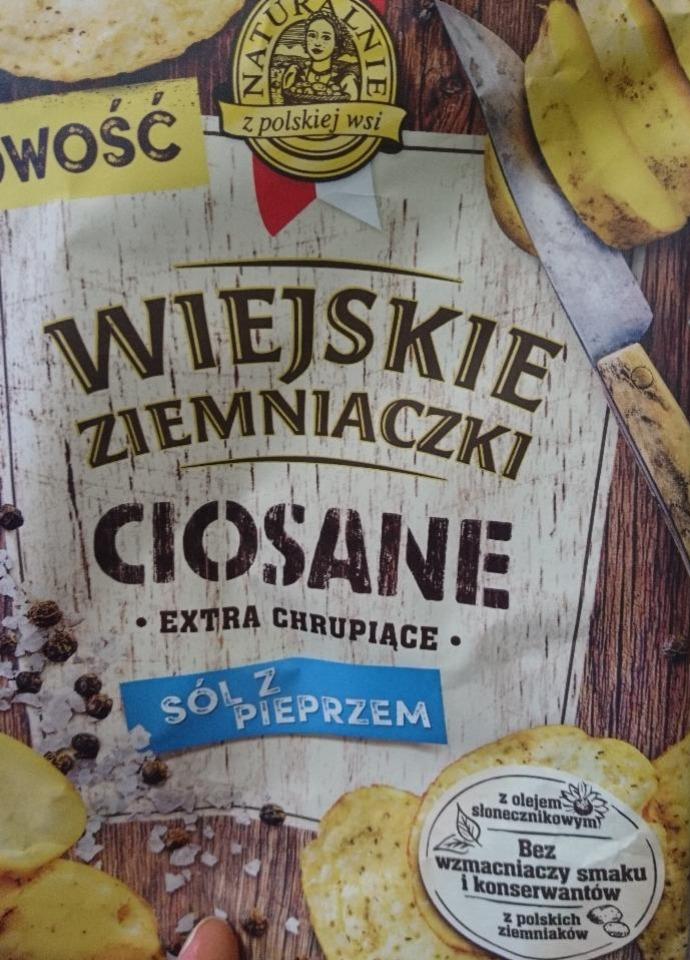 Zdjęcia - Wiejskie Ziemniaczki Ciosane Chipsy ziemniaczane o smaku soli z pieprzem 110 g