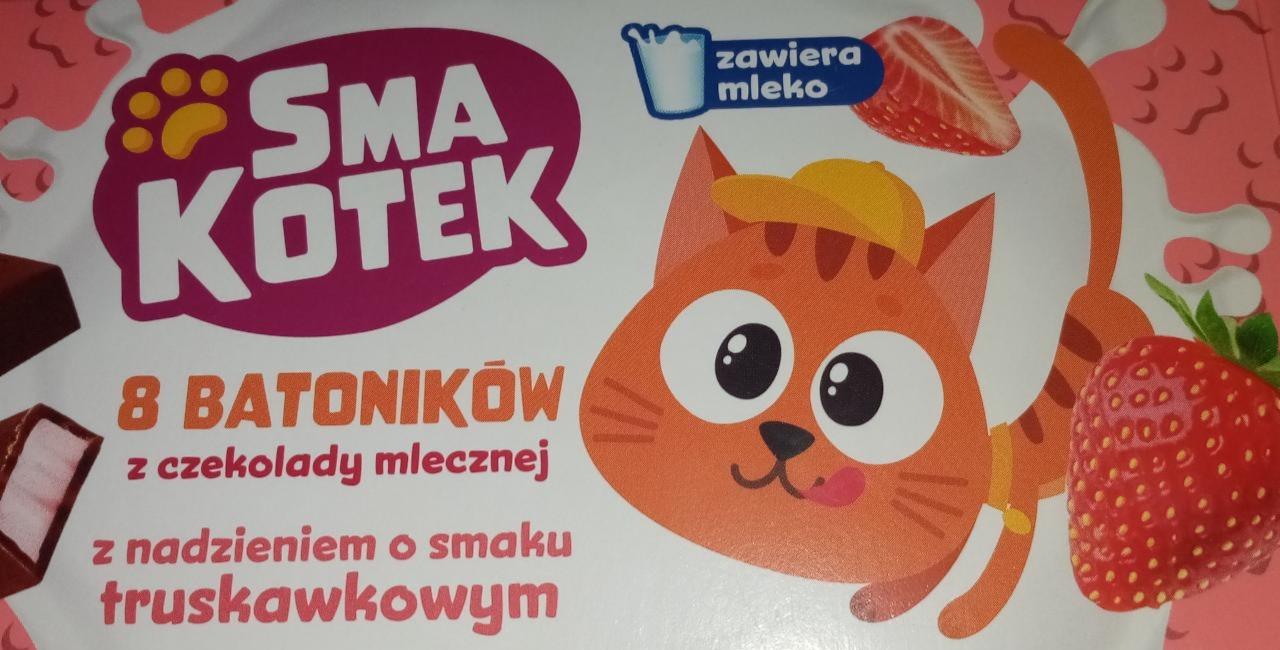 Zdjęcia - SmaKotek 8 batoników z czekolady mlecznej z nadzieniem o smaku truskawkowym 