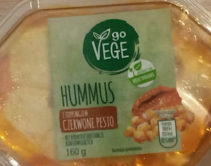 Zdjęcia - Hummus z toppingiem Czerwone pesto Go Vege