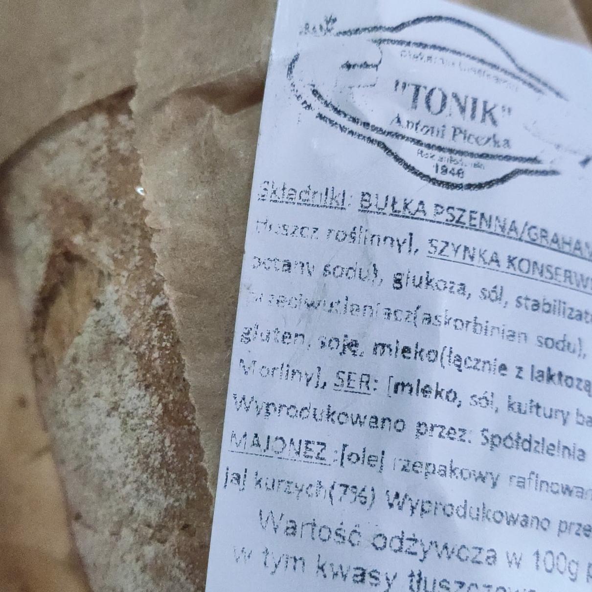 Zdjęcia - kanapka z szynką TONIK