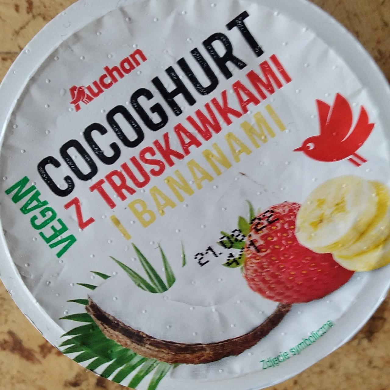 Zdjęcia - cocoghurt z truskawkami i bananami vegan auchan